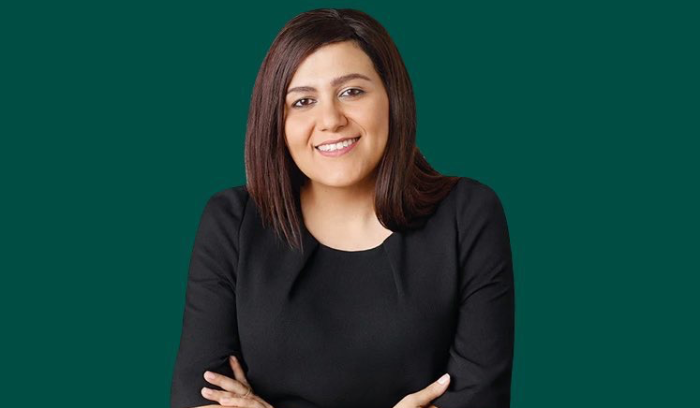 بعد منحها الجنسية السعودية.. ربيع الامين يهنئ العالمة اللبنانية نيفين خشاب