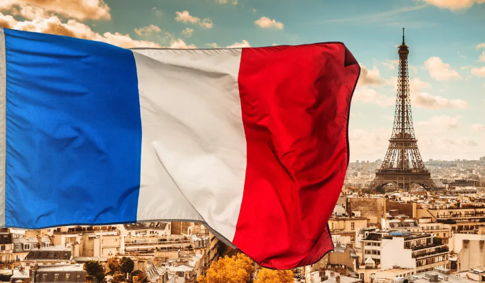 ماذا سيحل بفرنسا بعد غد الأحد مع ثلثين من الناخبين لا يريدون أياً كان؟!