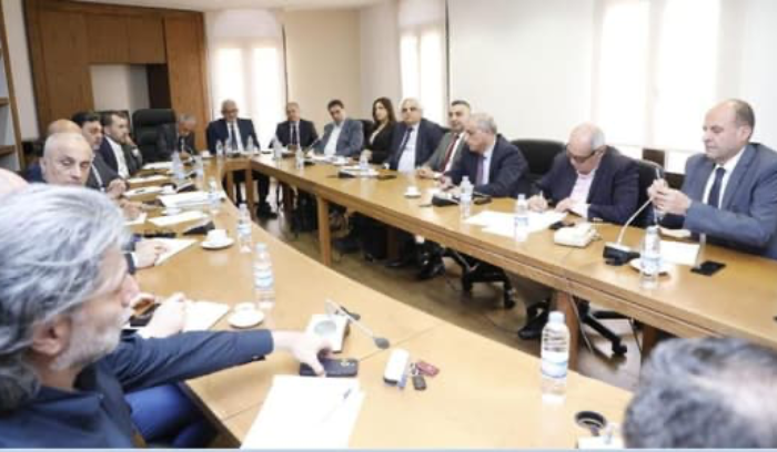 لجنة الأشغال بحثت في موضوع قانون البناء