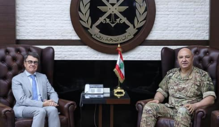 قائد الجيش بحث مع السفير البلجيكي في الأوضاع