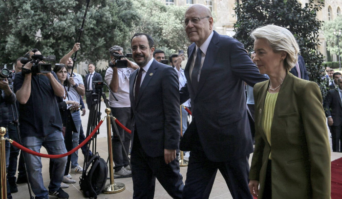 حكومة لبنان تحتوي الأزمة مع قبرص بعد تهديدات نصرالله<br />
مصادر لـ«الشرق الأوسط» : تواصل بوحبيب ونظيره القبرصي أثمر اتفاقاً على عدم تعكير العلاقات