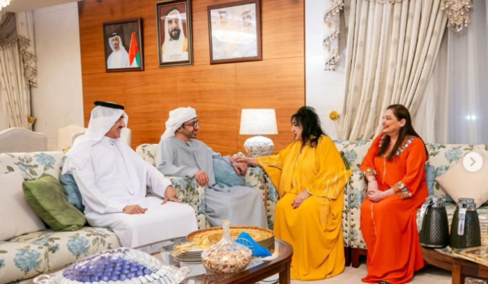 الشيخ عبدالله بن زايد آل نهيان يزور الفنانة سميرة توفيق في فيلتها