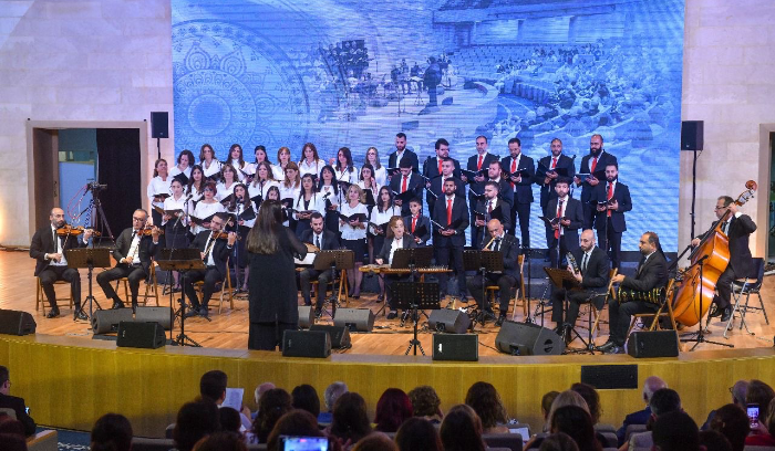 حفلة للغناء العربي في جامعة الروح القدس بقيادة غادة شبير... أعادت الحضور إلى الزمن الجميل