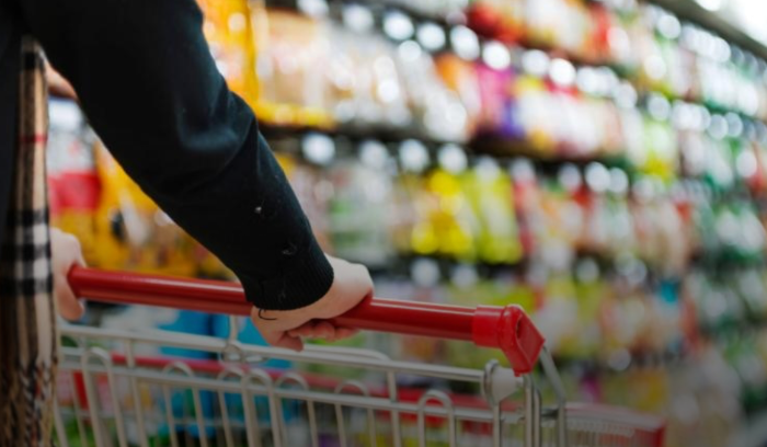 مخالفات غذائية في معامل وسوبرماركات.. وإجراءات فورية