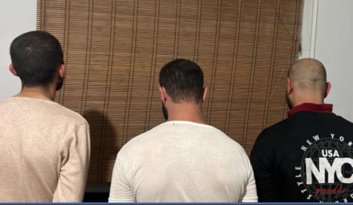 حاولوا تهريب 20 شخصًا عبر مراكب الموت وشعبة المعلومات تمنعهم وتُلقي القبض عليهم