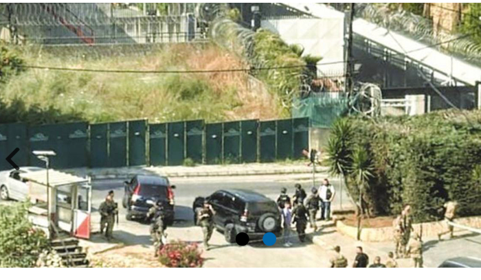 أَمنٌ فالتٌ أم حلقة في استهداف الأميركيين؟<br />
رصاص عوكر... تطرُّف سوري وراء المهاجم