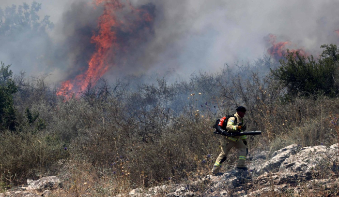 100 اغتيال إسرائيلي لـ«حزب الله»... و1000 صاروخ من لبنان خلال شهر<br />
إسرائيل و«حزب الله» يتبادلان التهديدات بحرب أوسع