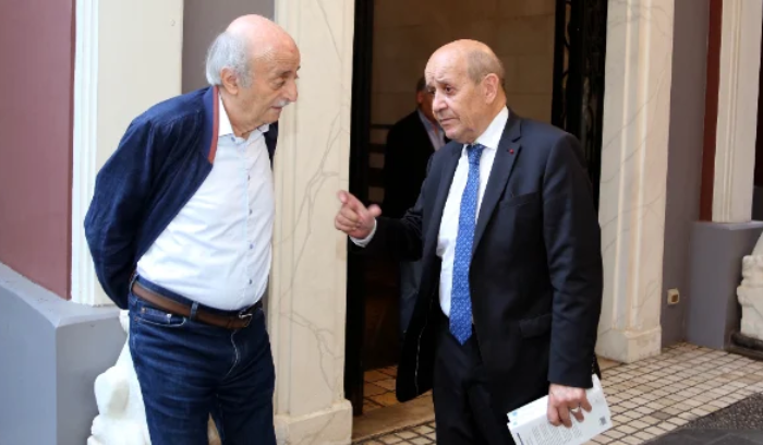 استطلاع فرنسي في بيروت... لودريان يسبق لقاء ماكرون بايدن بتقرير لبناني