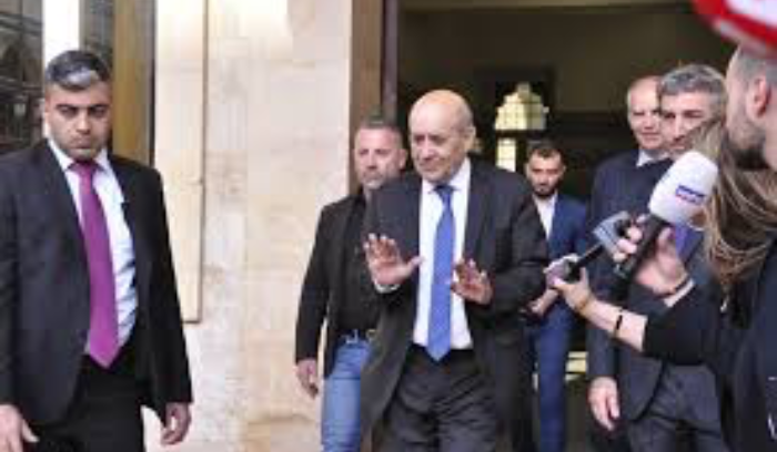 جولة التقرير الأخير.. لودريان يسأل: لماذا لا تُنفذ خارطة الخماسية الرئاسية؟<br />
برّي المشكلة عند «القوات» وميقاتي: لا للصدام مع المنظمات الدولية.. واشتداد المواجهة جنوباً