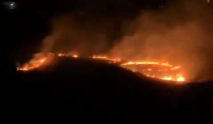 حريق ضخم في منطقة جبل البداوي