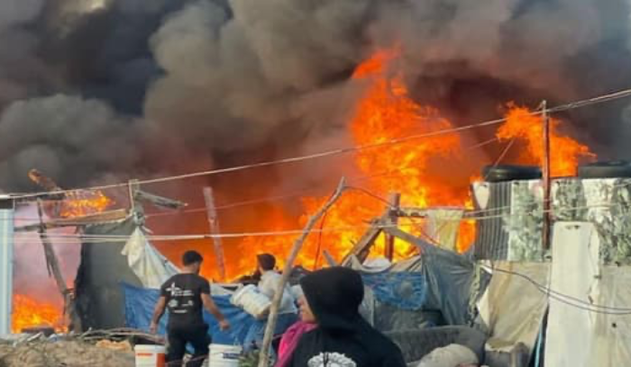 حريقٌ هائل في خيم النازحين