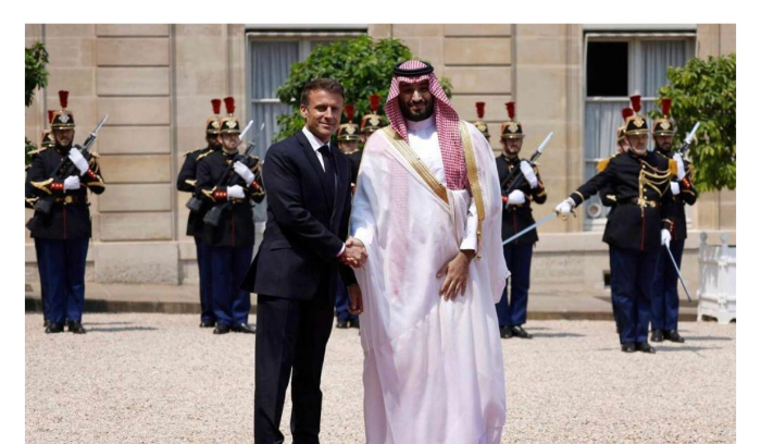 نازحون سوريون في الشمال يعودون إلى وطنهم<br />
ماكرون يتّصل ببن سلمان... ولودريان في بيروت الثلثاء