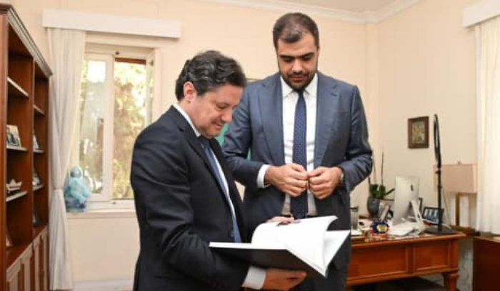 المكاري عرض ونائب رئيس مجلس الوزراء اليوناني لشؤون إعلامية وملف النازحين