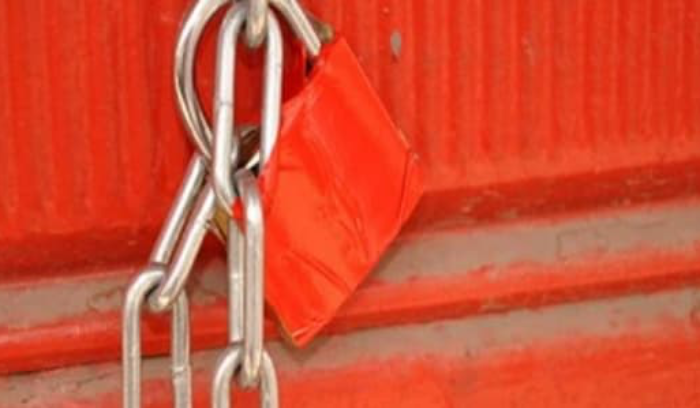 إقفال محال يستثمرها سوريون بطرق غير شرعية