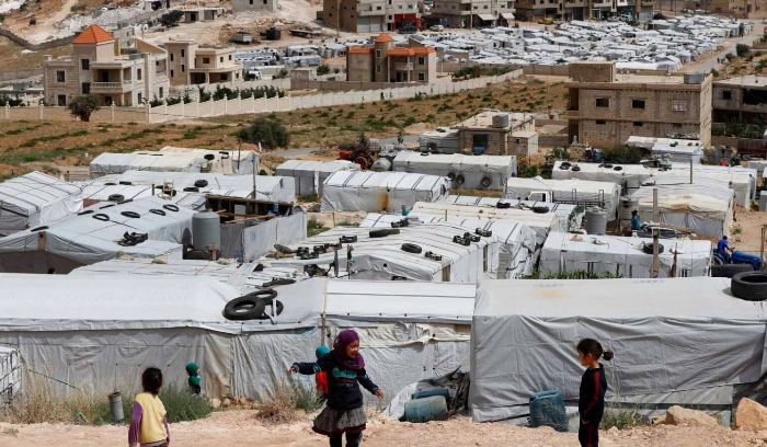 لبنان يستأنف رحلات العودة الطوعية للنازحين السوريين بقافلتين من 300 شخص<br />
ميقاتي ينتقد الحملات على الحكومة