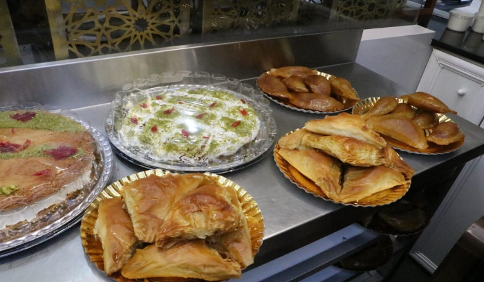 4 محاضر ضبط بحق محلات حلويات