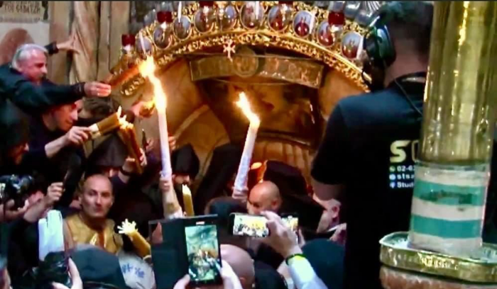 فيض النور المقدّس من قبر السيد يسوع المسيح في القدس