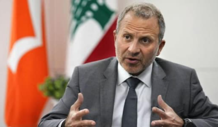 باسيل : بشرونا ببقاء النازحين 4 سنوات إضافية<br />
وعرض المليار يورو يعني استبدال  اللبنانيين بالنازحين