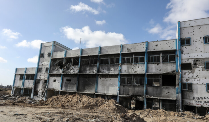 الجيش الإسرائيلي يحول عددا من مدارس غزة إلى مراكز اعتقال وتعذيب