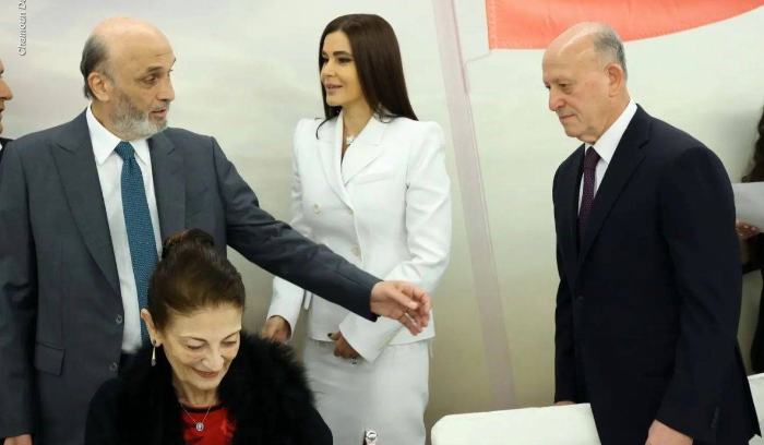 المعارضة تطلق صرخة رفضاً لزجّ لبنان بنار الحرب<br />
اجتمعت بدعوة من «القوات» ودعت الحكومة لتطبيق القرار 1701