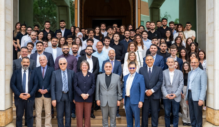 دعم الطلاب اللبنانيين في ظل الأزمة الاقتصادية: مساعدة مالية من الوكالة الأميركية للتنمية الدولية لنحو ٢٠٠ طالب من جامعة سيدة اللويزة
