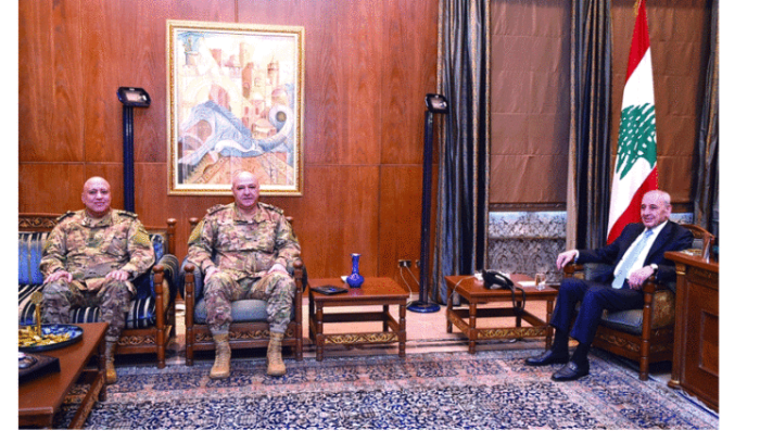 الحراكات لا تحلّ التعقيدات.. سفراء «الخماسية» للدفع بالحوار .. بري لرئيس عاجلاً