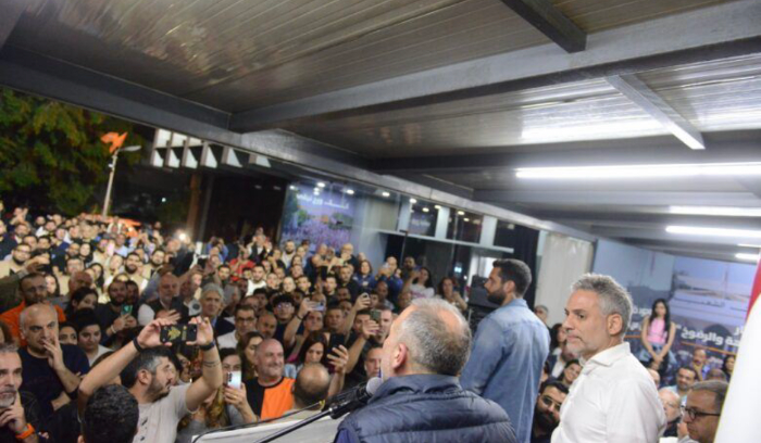 لماذا يبالغ 