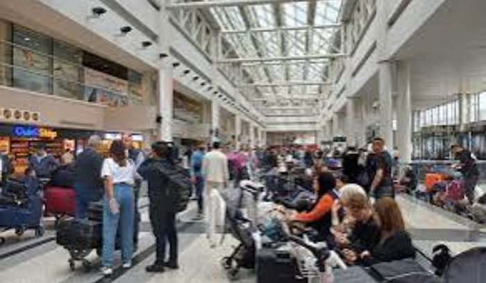 ارتداد حذر للضربات الإيرانية: تشاور وزاري وعودة الملاحة إلى المطار