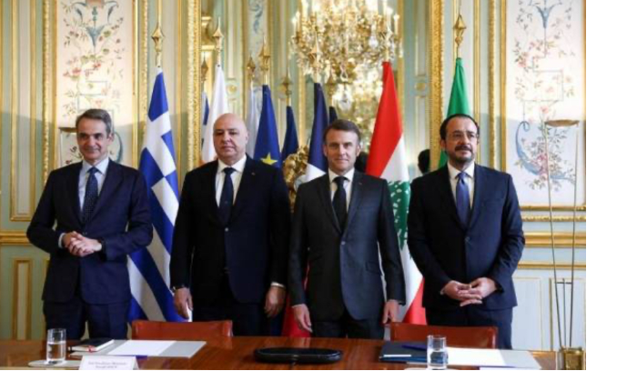 ما سر التوقيت الاسرائيلي بين قصف الضاحية واجتماع باريس؟<br />
عون وماكرون : الاعتداءات غير مبررة… من وراء الصواريخ اللقيطة؟<br />
 الشرع يطالب بالضباط والودائع وابعاد حزب الله عن الجرود