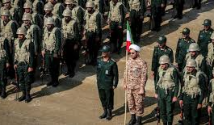 يديعوت أحرنوت: إيران أوقفت رداً عسكرياً كبيراً على إسرائيل في اللحظة الأخيرة بعد تهديد أميركي صريح