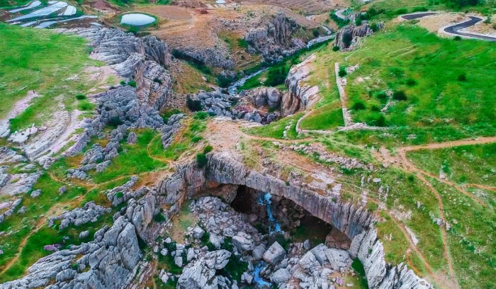 قضية البناء بمحيط جسر الحجر في كفردبيان…بيان مفصّل من مالكي العقارات: لا مخالفات بالأعمال
