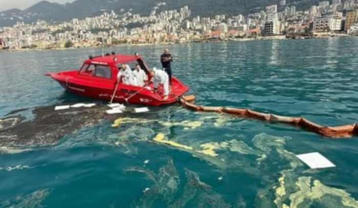 بعد ظهور بقع صفراء على سطح البحر... هل من داع للقلق؟