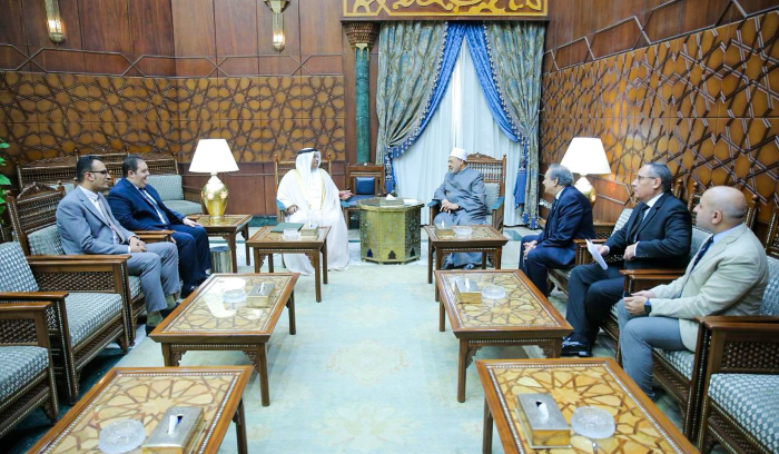 العسومي مستقبلاً رئيس مجلس الحكماء المسلمين   الأزهر الشريف له دور في نشر قيم التسامح