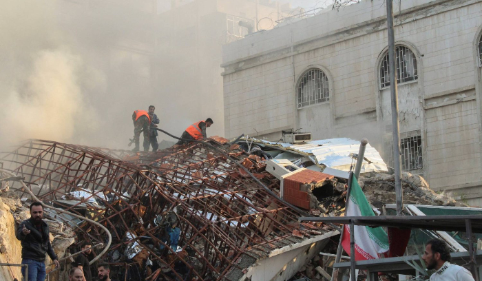 خشية في لبنان من توكيل إيران «حزب الله» بالرد على استهداف قنصليتها بدمشق