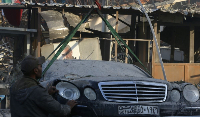 تصعيد كبير... اغتيال قيادي في الحرس الثوري بغارات إسرائيلية على دمشق وإيران تتوعّد برد 