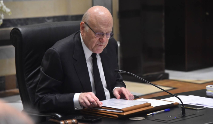 ميقاتي يأمر بسحب عناصر أمن ملحقين بشخصيات خلافاً للقانون<br />
لوّح بإجراءات عقابية في حال الامتناع عن تنفيذ قراره