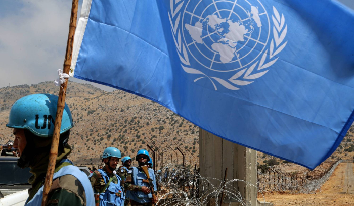 لبنان يتهم إسرائيل باستهداف جنود دوليين أصيبوا بقذيفة عند الحدود<br />
الناطق باسم «اليونيفيل» لـ«الشرق الأوسط»: جنودنا أخذوا على حين غرة