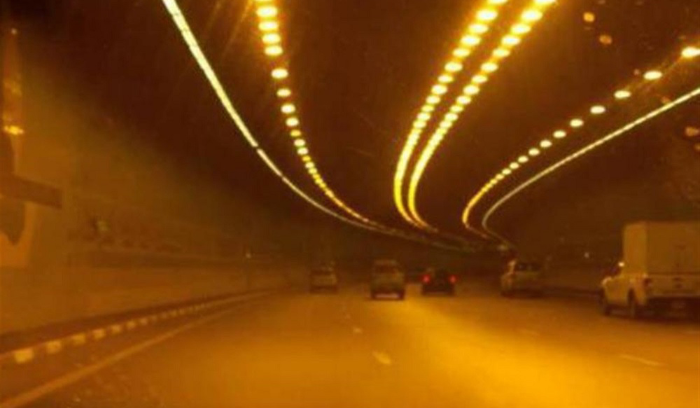 حادث سير في نفق المطار وسقوط جريح