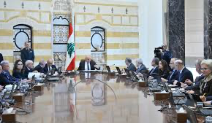 فشل التوافق فجاء التصويت بكريم سعيد حاكماً للمركزي… عون في زيارة يوم واحد لباريس: الجنوب والاعمار