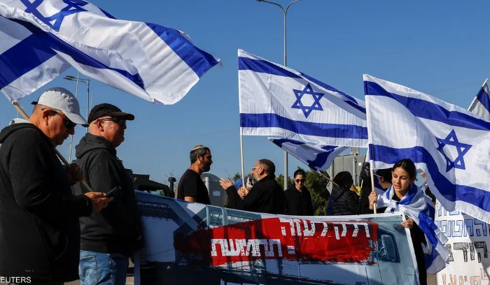 إعلام إسرائيلي: صفقة التبادل صعبة ومعقدة