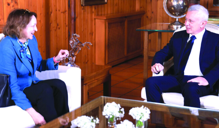 الملفات الداخلية: لا حوارات ولا انفراجات .. والحدود غارات وتهديدات ومناورات