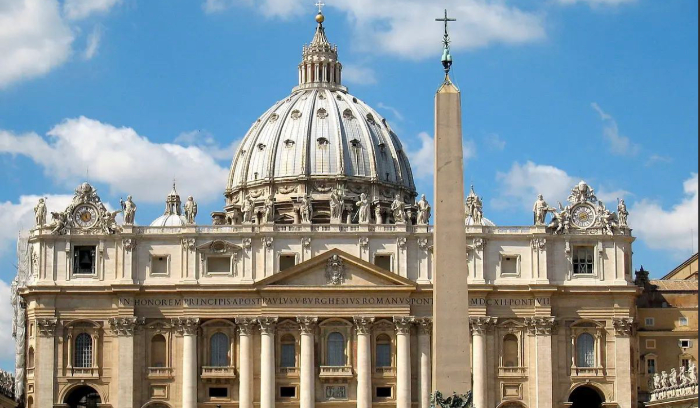 الفاتيكان غير راضٍ على الأداء الداخلي أمام تفاقم الأزمة