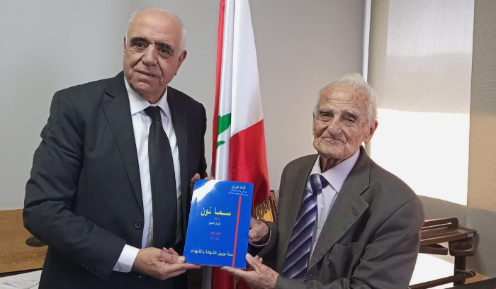 الشاعر إميل نون يقدّم ديوانه 