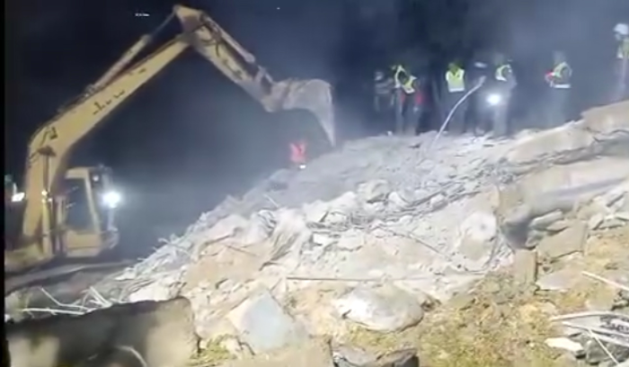 «ضربات قاتلة» في الجنوب على مسامع هوكشتاين مع تهديدات غالانت<br />
ميقاتي يكشف عن آلية للقرار 1701 ويطالب بمحاكمة باسيل.. وحزب الله يتمسك بفرنجية ويقرُّ بتعليق التفاهم مع التيار