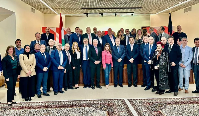 مخزومي شارك في لقاء لمجلس الأعمال اللبناني في الكويت والتقى أبناء الجالية