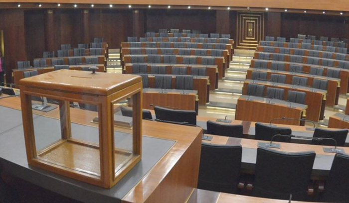 فتح أبواب المجلس رئاسياً بين المدّ والجزر