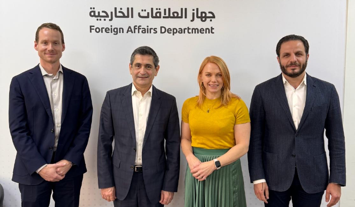القائمة بالأعمال الأسترالية عند 