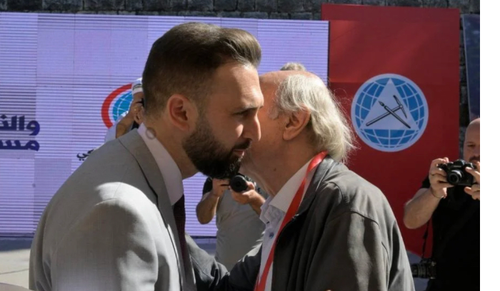 تيمور إبن أبيه... إلّا في الرئاسة؟