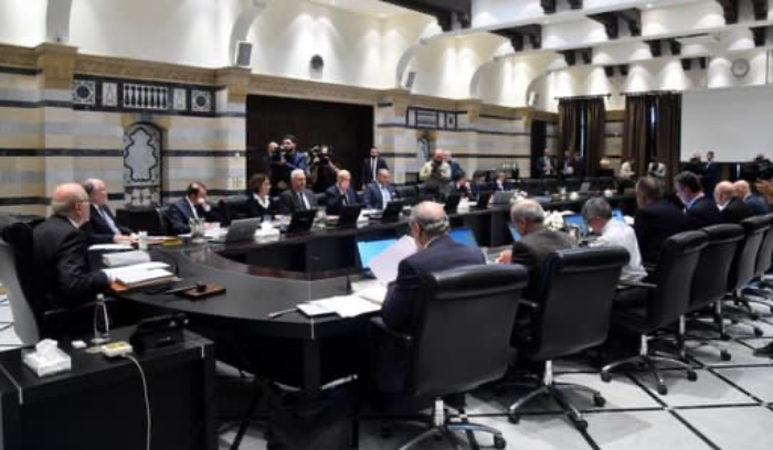 مجلس الوزراء أقر زيادات للعاملين في القطاع العام وللعسكريين المتقاعدين 
المكاري: الزيادات مع مفعول رجعي