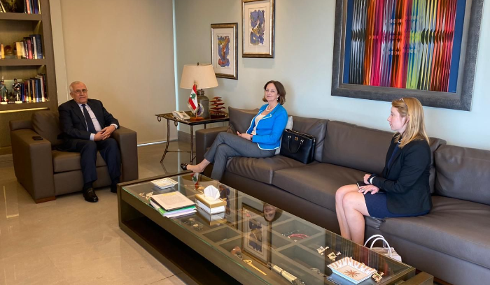 مجلس الوزراء أمام اختبار «التماسك» أو «الهشاشة»<br />
مصدر عسكري يتحدث إلى «الأنباء» عن ضربات إسرائيلية بعيداً من المواجهات مع «حزب الله» هي «أشبه بعمليات اغتيال»